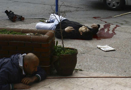 7 policemen wounded in clash with militants in Istanbul
