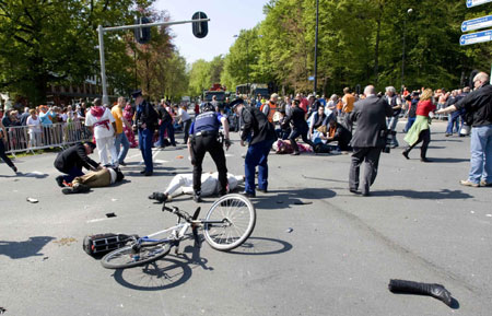 2 killed, 23 injured in Dutch holiday celebrations