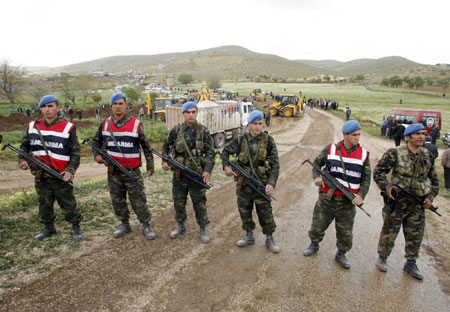 Turkish wedding attack kills 44 over blood feud