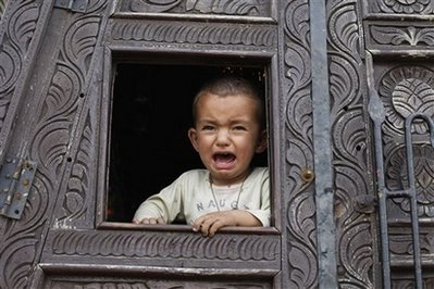 Hundreds of thousands of Pakistanis flee fighting