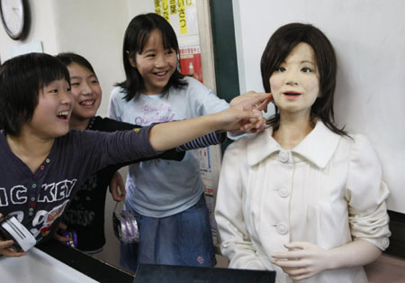 Robot takes over Tokyo classroom