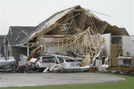 Tornadoes kill 3 in Missouri