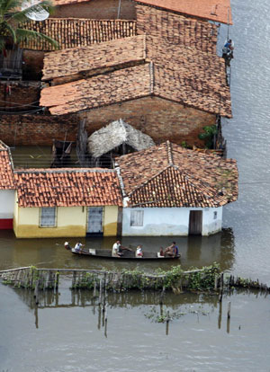 More than 300,000 homeless after Brazil flooding