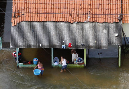 More than 300,000 homeless after Brazil flooding