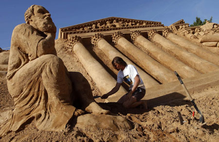 2009 International Sand Sculpture Festival in Pera, Portugal