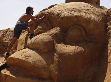 2009 International Sand Sculpture Festival in Pera, Portugal