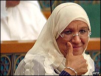 Kuwaiti women win 1st parliamentary seats