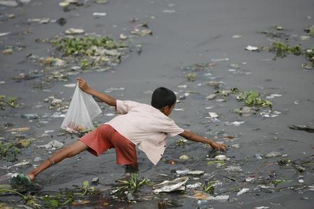 Bangladesh river pollution threatens millions