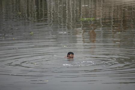 Bangladesh river pollution threatens millions