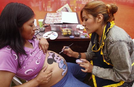 'Beautiful Pregnant Women' contest in Lima