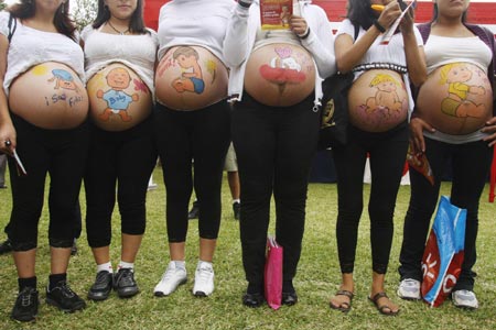'Beautiful Pregnant Women' contest in Lima