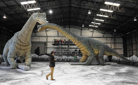 'Walking with Dinosaurs' to tour Britain