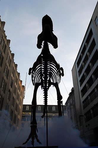 Giant model Tyrannosaurus Rex tours Oxford Street