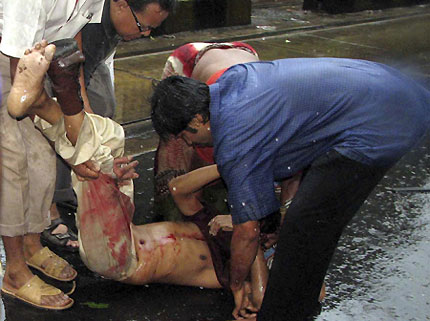 Cyclone Aila kills nearly 120 in Bangladesh, India