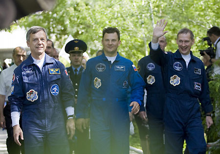 Russia capsule blasts off for space station