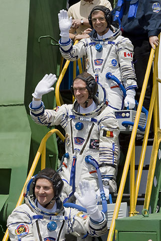 Russia capsule blasts off for space station