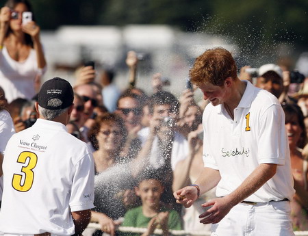 Prince Harry plays polo on 1st official US trip