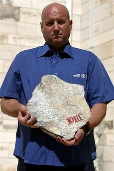 Guilt-ridden New Yorker returns stolen rock to Israel