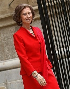 Spanish queen takes budget route to London