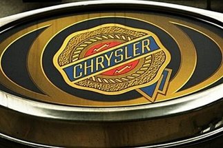 Top court delays Chrysler sale to Fiat