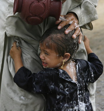 New camps opened to house fleeing Pakistanis