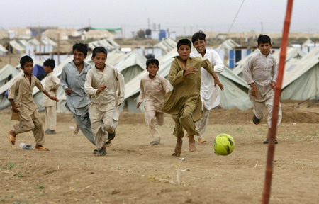New camps opened to house fleeing Pakistanis