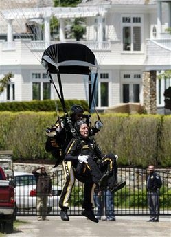 Bush celebrates 85th by skydiving over Maine