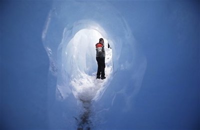 Argentine glacier grows despite global warming