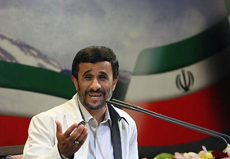 Ahmadinejad defends election victory amid rival's protest