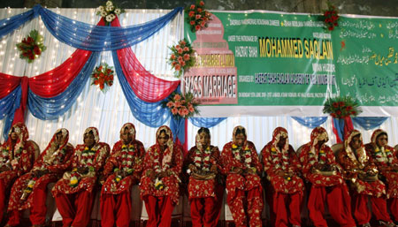 Mass wedding ceremony for Muslim couples