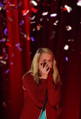 US girl wins texting championship