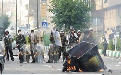 Defiant Mousavi urges more protests