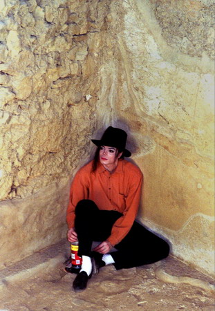 Michael Jackson dies at age 50