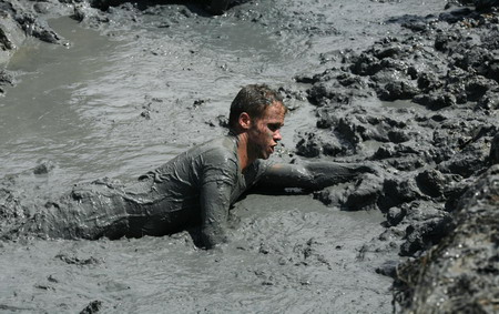 Spaish marines vie in endurance race