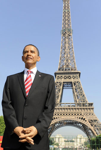 Obama's wax figure unveiled in front of Eiffel Tower