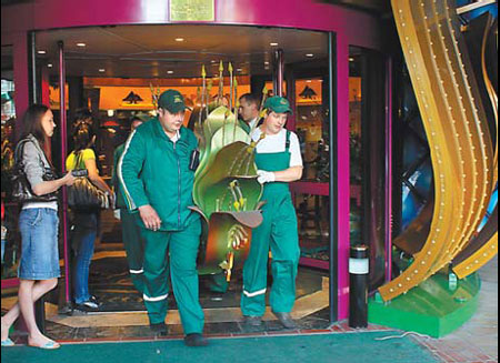 Russian casinos roll snake eyes, forced to close doors