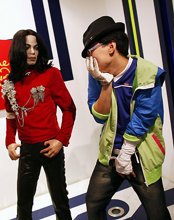 Chinese fans mourn Michael Jackson