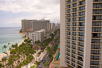 Iconic Waikiki hotel closes