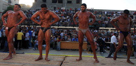 Palestinian bodybuilders display skills