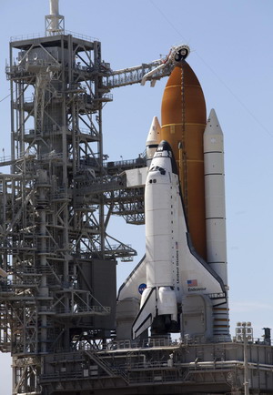 Thunderstorms delay 5th Endeavour launch