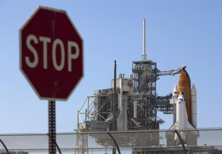 Thunderstorms delay 5th Endeavour launch