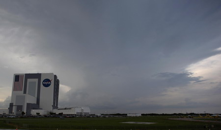 Thunderstorms delay 5th Endeavour launch