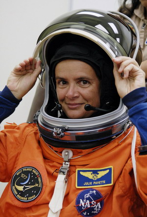 Thunderstorms delay 5th Endeavour launch
