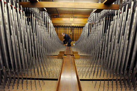 World's largest playable pipe organ sets in store