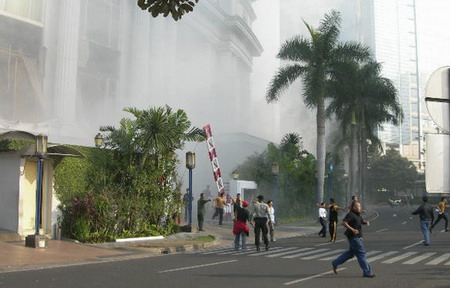 Bombings at Indonesian luxury hotels, 6 dead