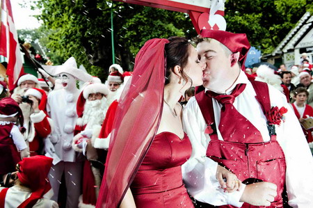 150 Santas get together for congress