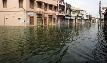 Flood ravages India's Porbander