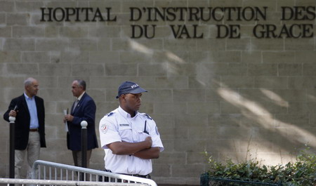 Sarkozy expected to leave hospital after collapse
