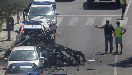 Spain bombing kills 2 police officers on island
