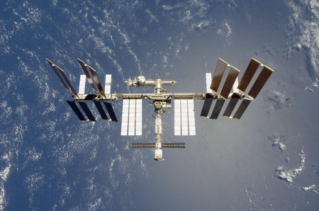 Astronaut bringing test underwear back to Earth